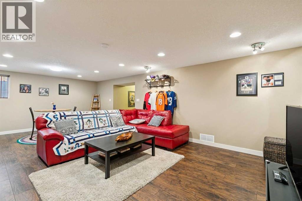 172 West Lakeview Circle, Chestermere, Alberta  T1X 1H7 - Photo 34 - A2304708