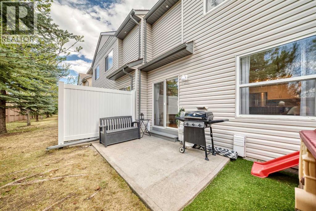 103 Everstone Place SW, Calgary, Alberta  T2Y 4H7 - Photo 12 - A2308086