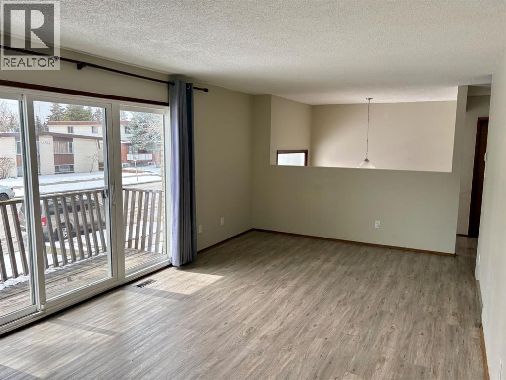 4828 Varsity Drive NW, Calgary, Alberta  T3A 1A3 - Photo 5 - A2310800