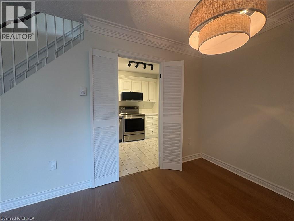36 Hayhurst Road Unit# 110, Brantford, Ontario  N3R 6Y9 - Photo 3 - 40832136