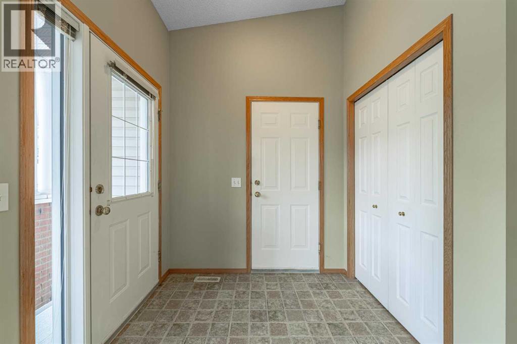 44 Prestwick Pond Terrace SE, Calgary, Alberta  T2Z 3Z8 - Photo 5 - A2312751