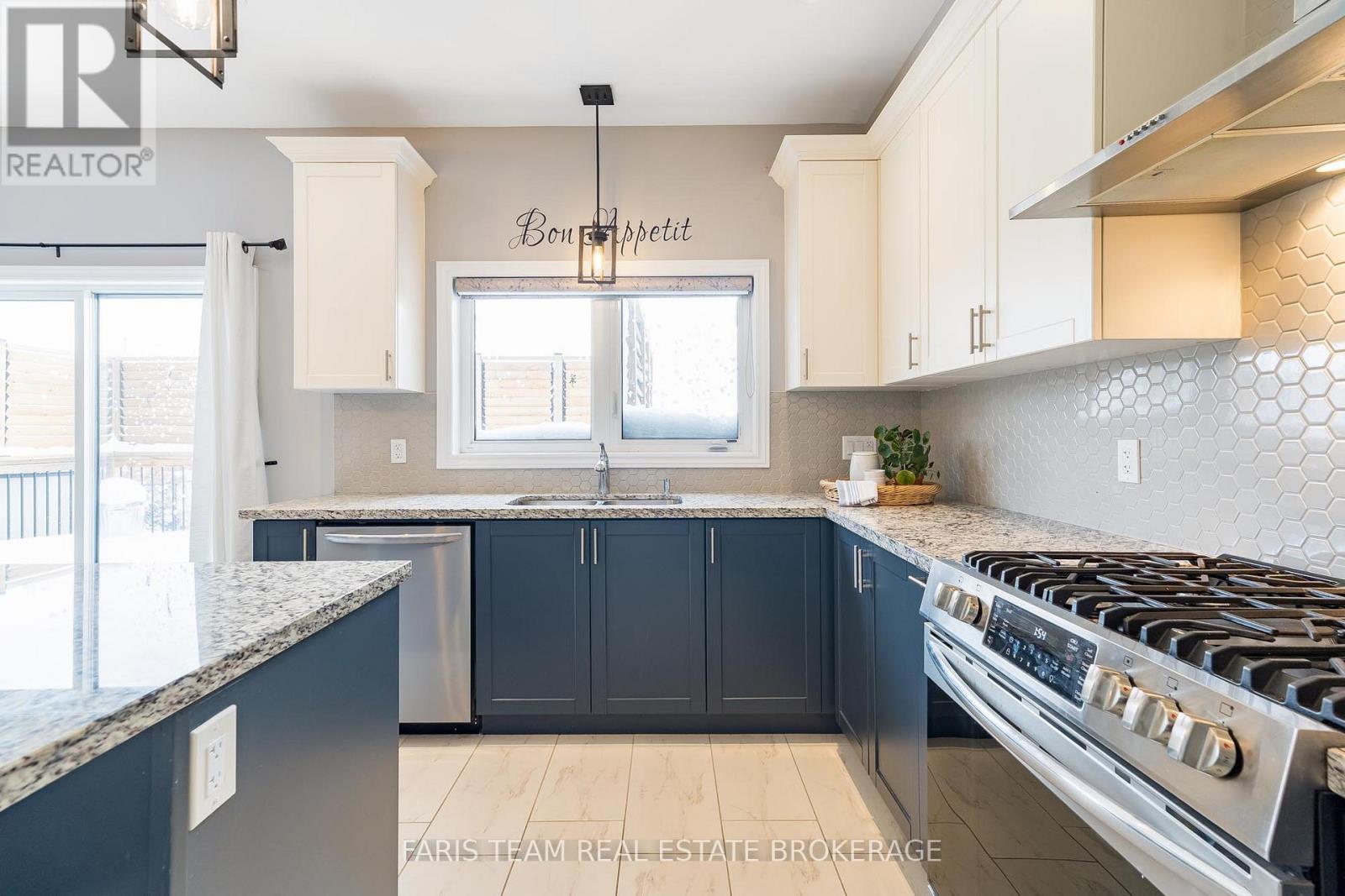 33 Bianca Crescent, Wasaga Beach, Ontario L9Z 0H6 - Photo 10 - S13124142