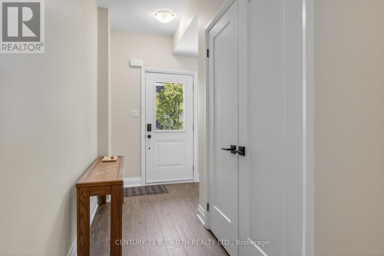 18 Stonehart Lane, Barrie, Ontario L4M 7E8 - Photo 6 - S13161240
