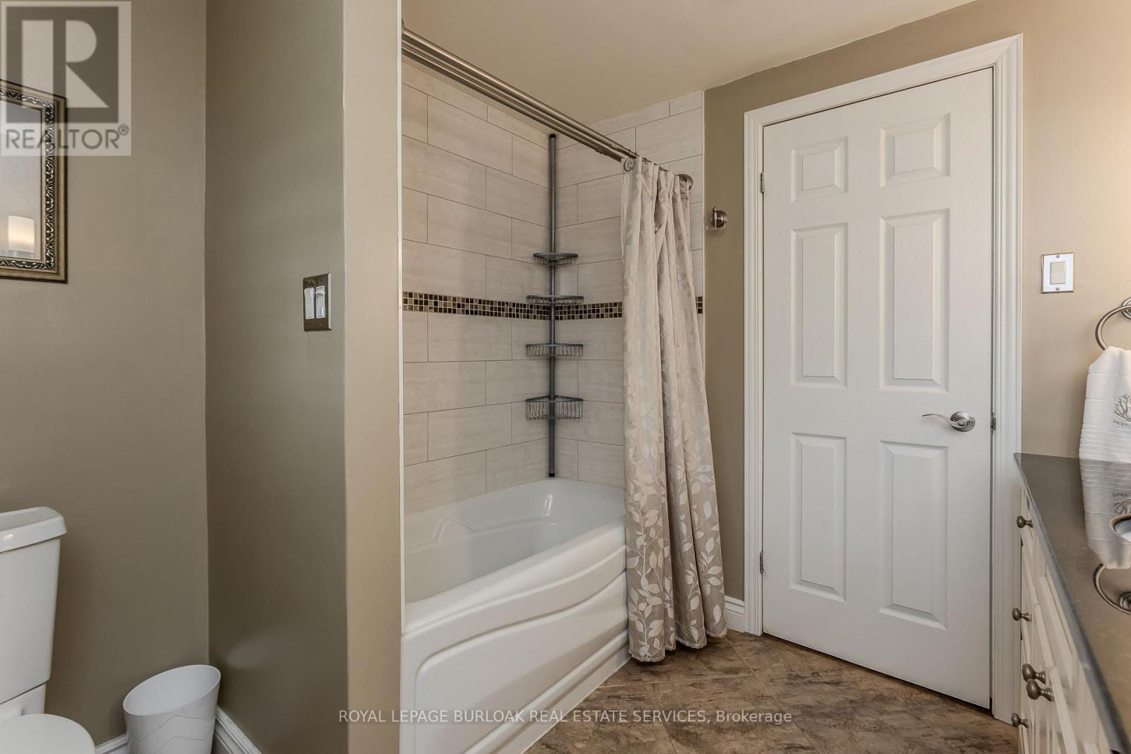 643 Artreva Crescent, Burlington, Ontario  L7L 2B8 - Photo 13 - W13161380