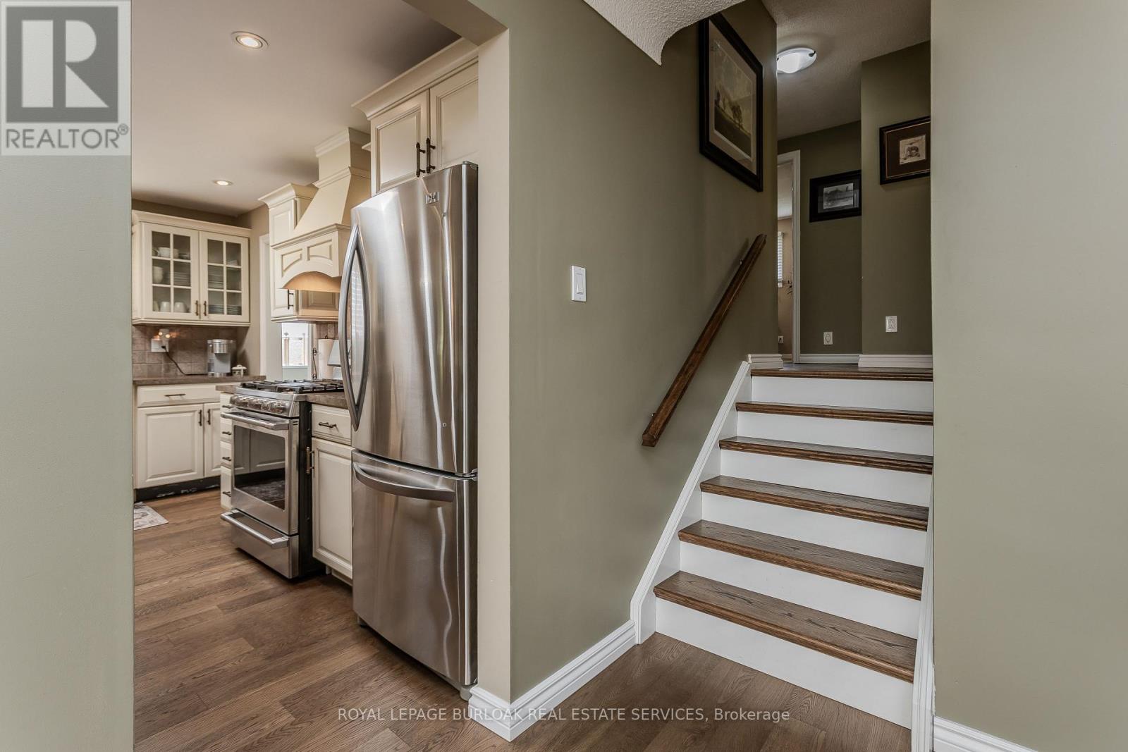 643 Artreva Crescent, Burlington, Ontario  L7L 2B8 - Photo 10 - W13161380
