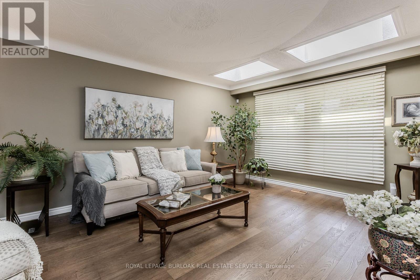 643 Artreva Crescent, Burlington, Ontario  L7L 2B8 - Photo 9 - W13161380