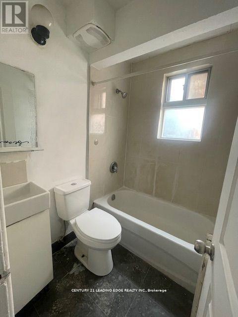 Apt 2 - 1516 Eglinton Avenue W, Toronto, Ontario  M6E 2G8 - Photo 4 - W13161386