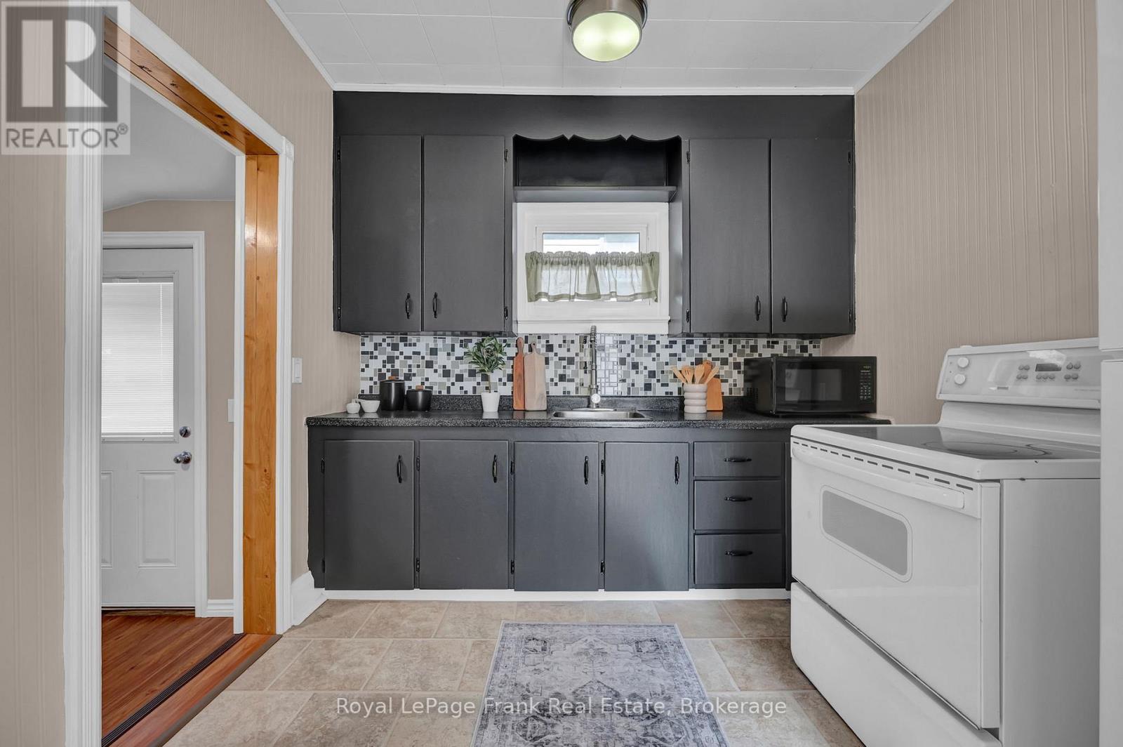 78 Fisher Street, Oshawa, Ontario  L1H 2V3 - Photo 5 - E13161824