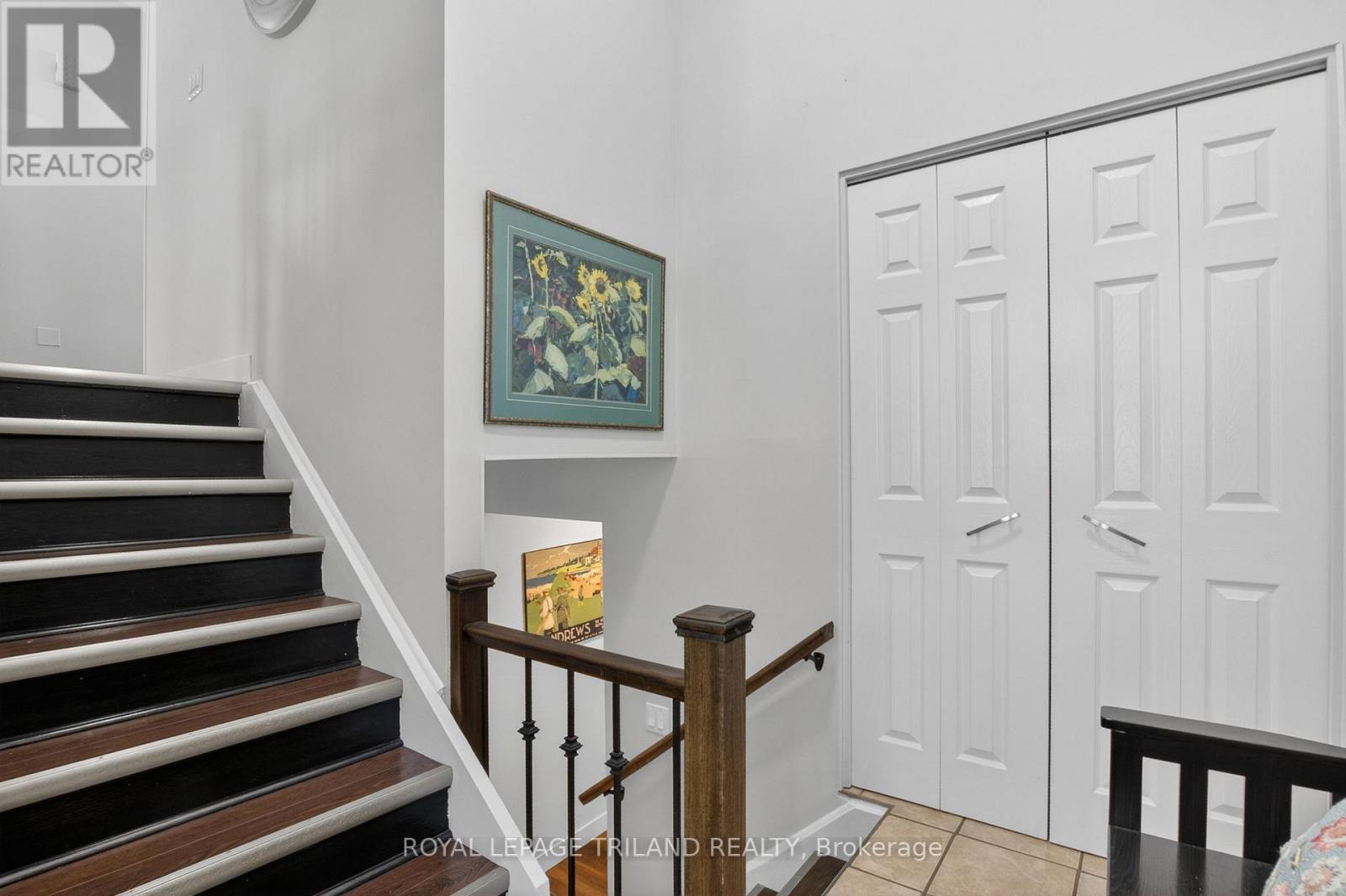 31 Beechbank Crescent, London South, Ontario  N6E 2N9 - Photo 4 - X13161320