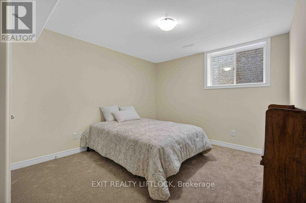 320 Mullighan Gardens, Peterborough (Monaghan Ward 2), Ontario  K9K 0H2 - Photo 26 - X12966754