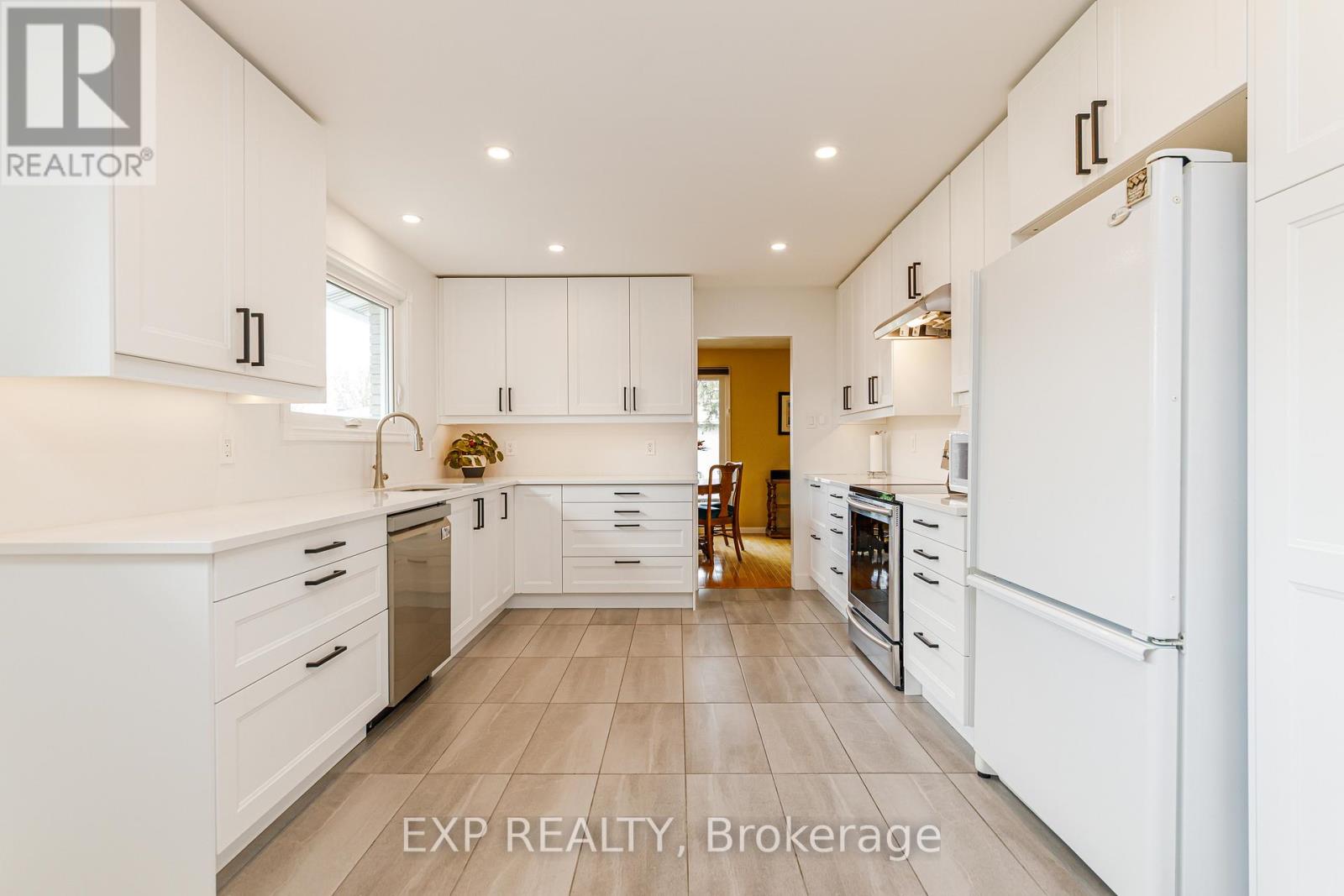 1642 Valmarie Avenue, Ottawa, Ontario  K2C 1W1 - Photo 7 - X13159050