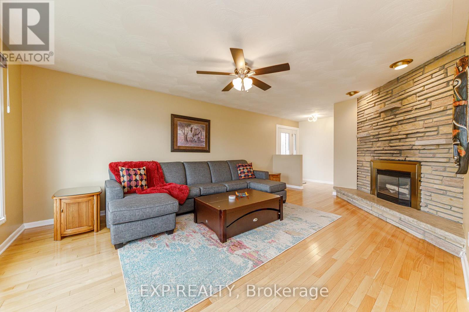 1642 Valmarie Avenue, Ottawa, Ontario  K2C 1W1 - Photo 4 - X13159050