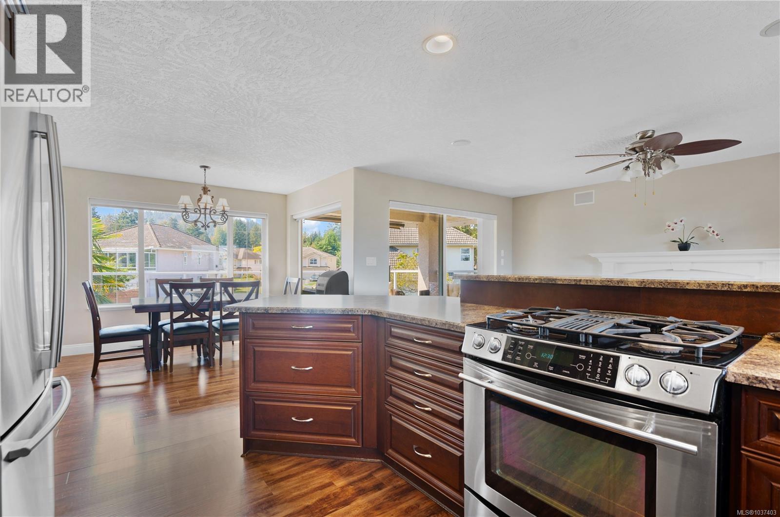 6255 Karen Crt, Central Saanich, British Columbia  V8Z 7K7 - Photo 4 - 1037403