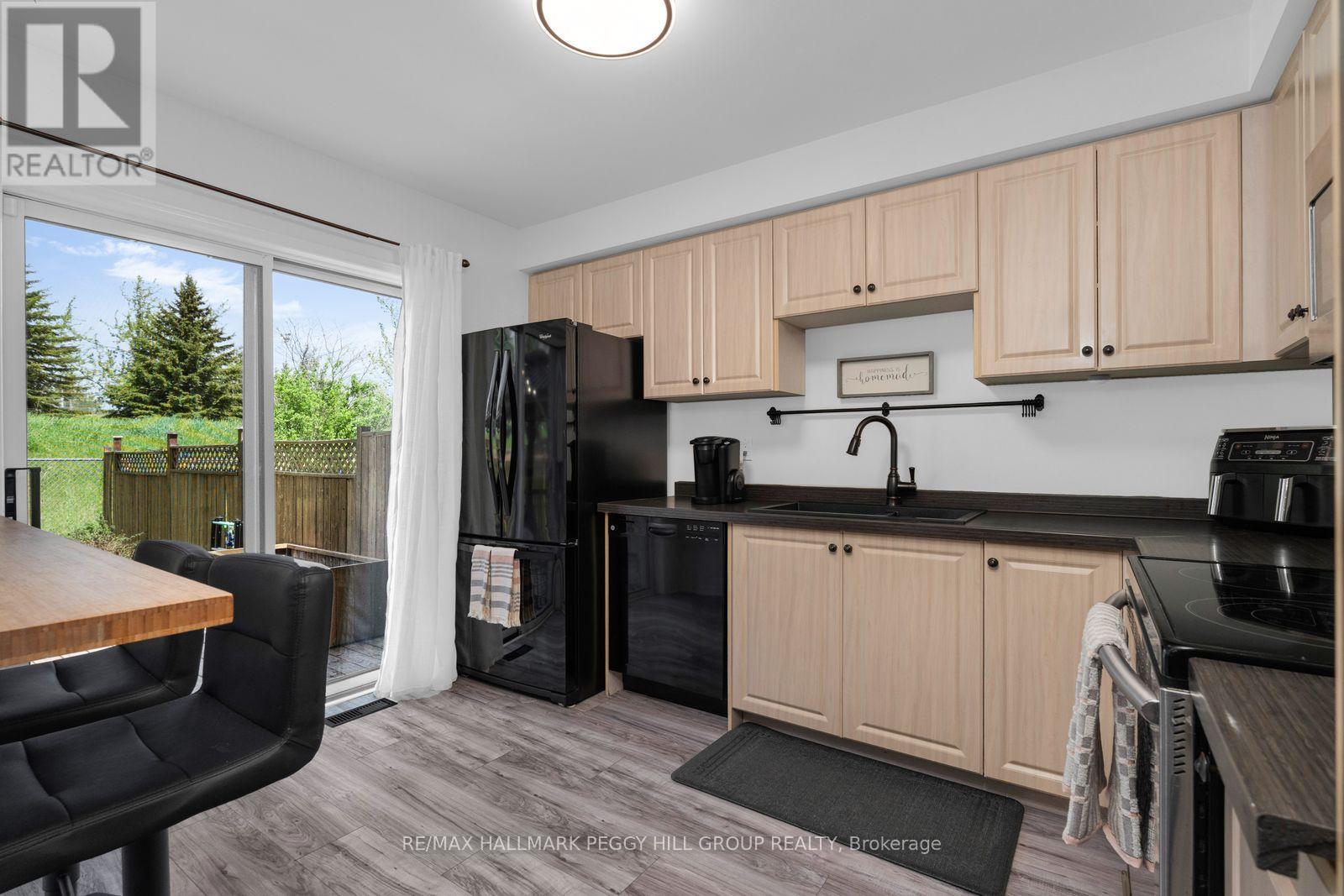 22 Gadwall Avenue, Barrie, Ontario  L4N 8X6 - Photo 4 - S13161360