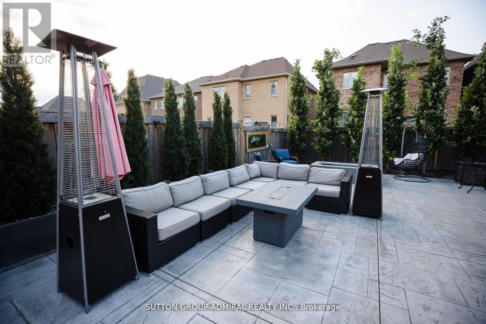 62 Bond Crescent, Richmond Hill, Ontario L4E 3K5 - Photo 4 - N13161432