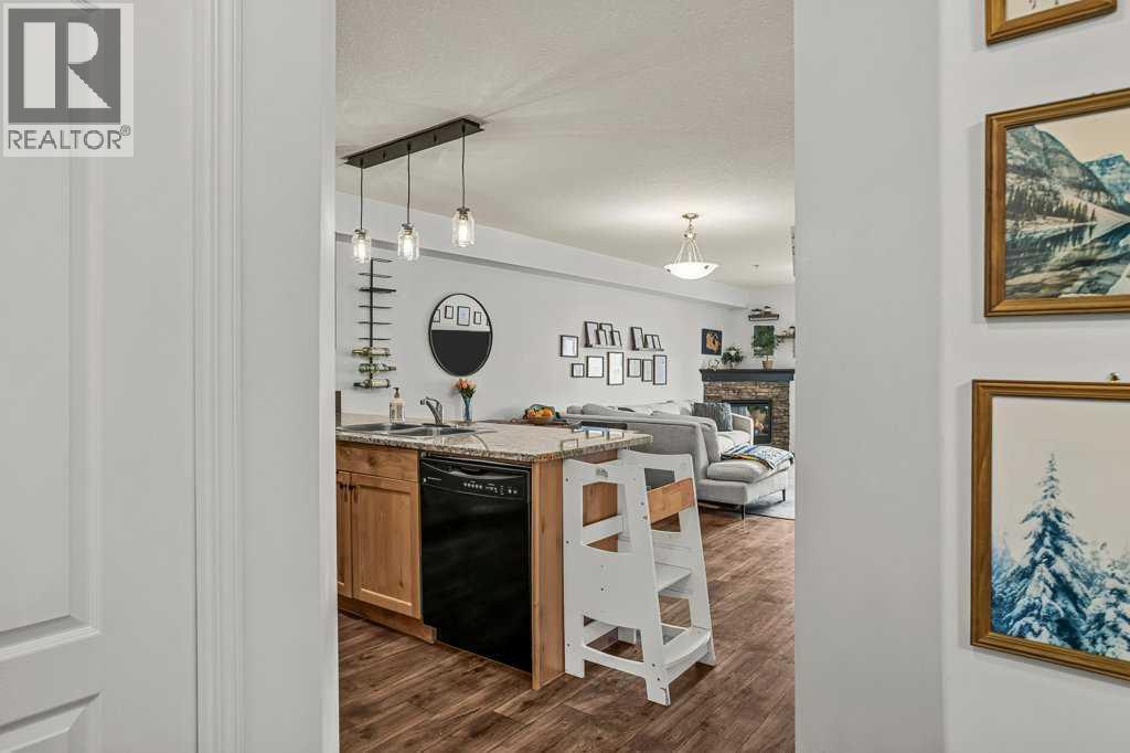 201, 300 Palliser Lane, Canmore, Alberta  T1W 0H5 - Photo 2 - A2302342
