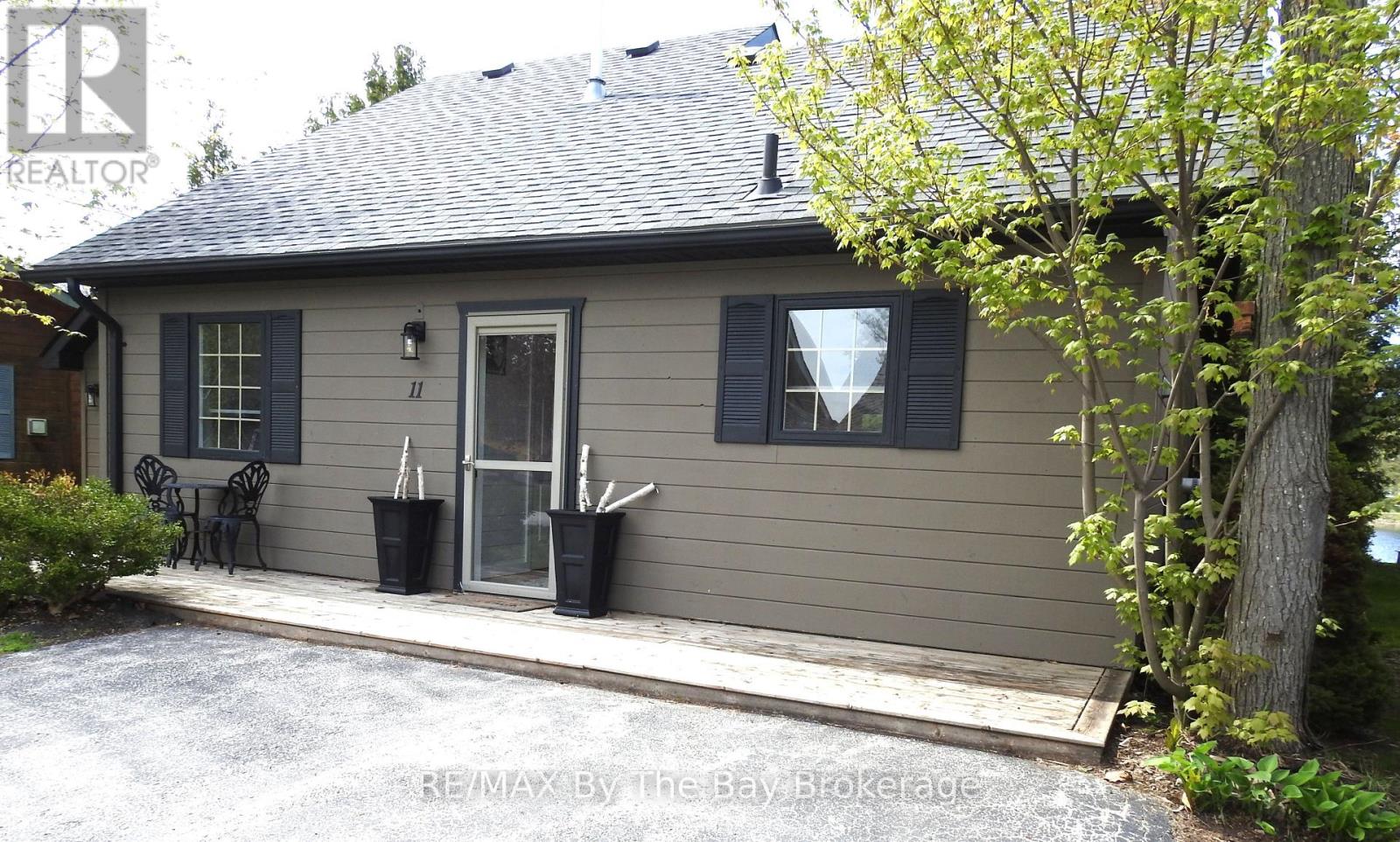 11 Cabin Crescent, Wasaga Beach, Ontario  L9Z 1X7 - Photo 1 - S13161776