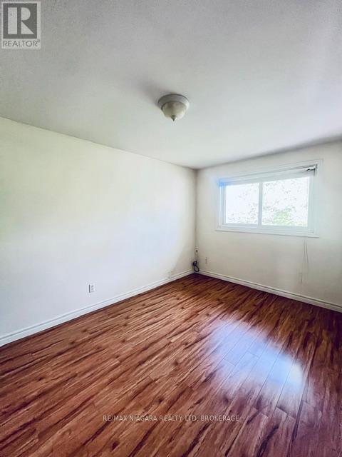25 Idylwood Road, Welland, Ontario L3C 1X2 - Photo 8 - X13161460