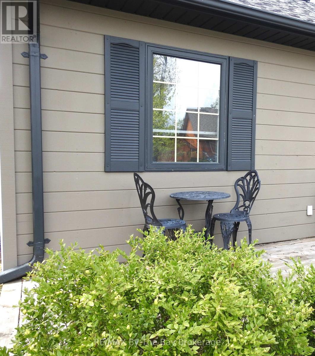 11 Cabin Crescent, Wasaga Beach, Ontario  L9Z 1X7 - Photo 2 - S13161776