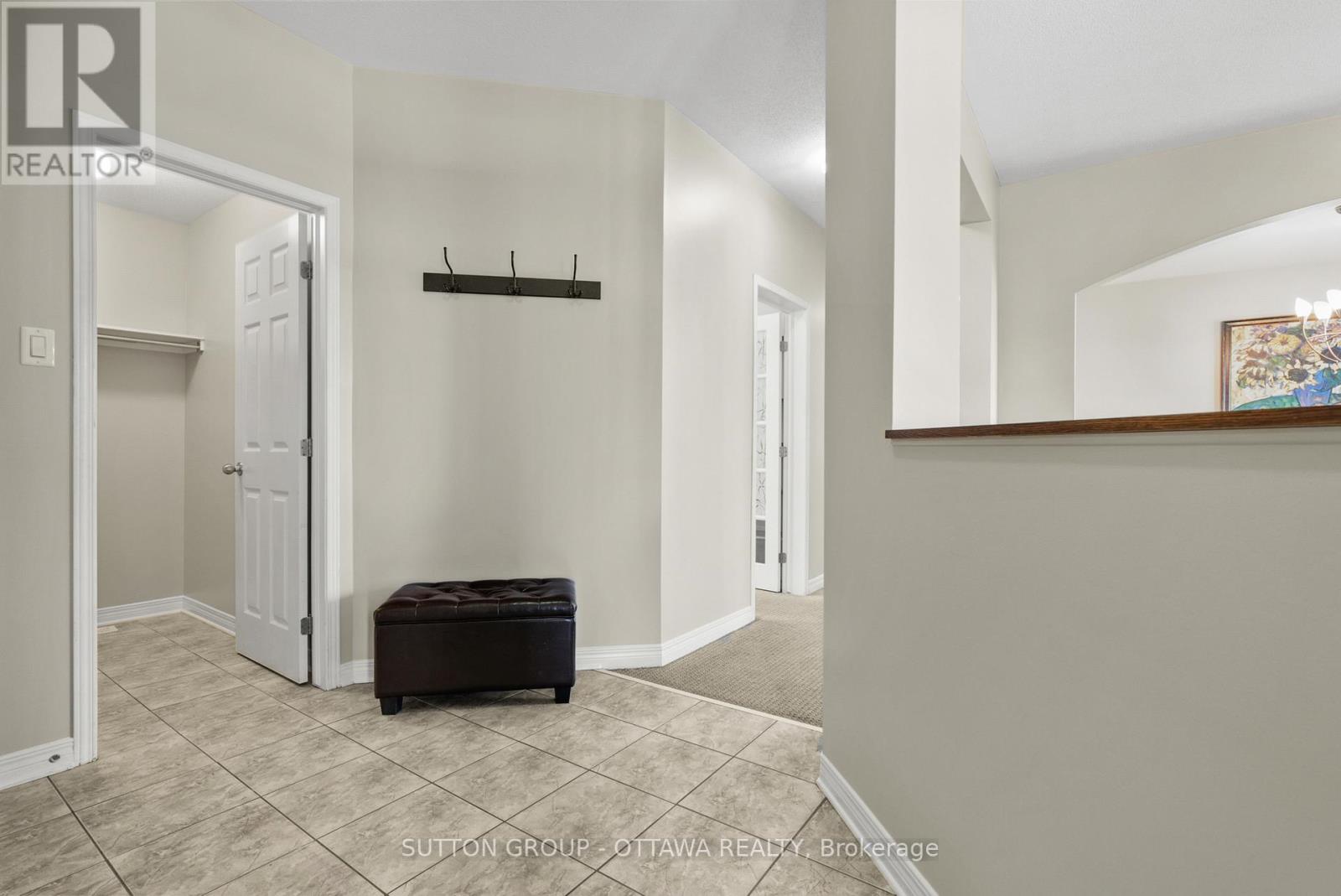 236 Colbert Crescent, Ottawa, Ontario  K1V 2C5 - Photo 4 - X13161464