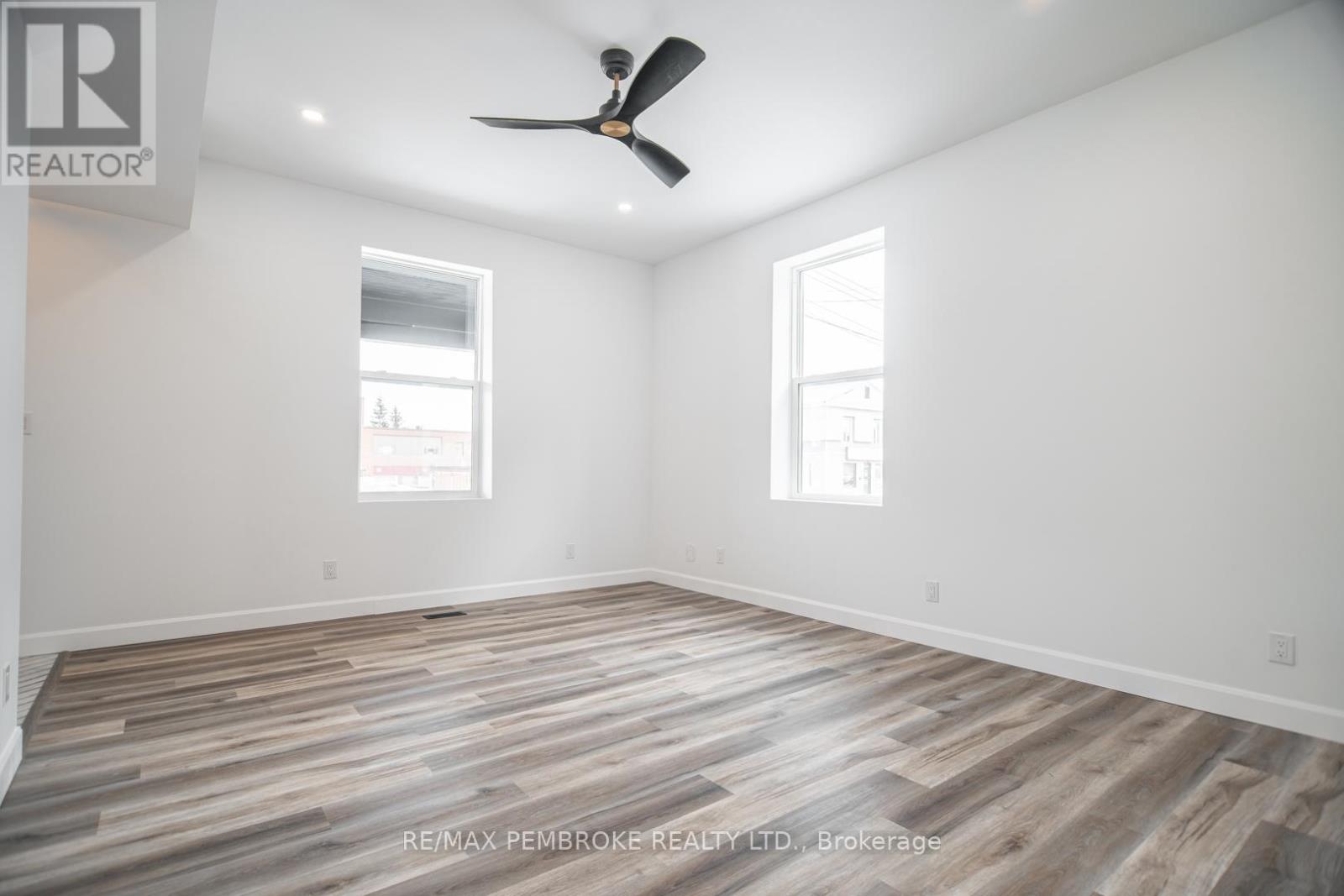 392 Isabella Street, Pembroke, Ontario  K8A 5T5 - Photo 17 - X12886786