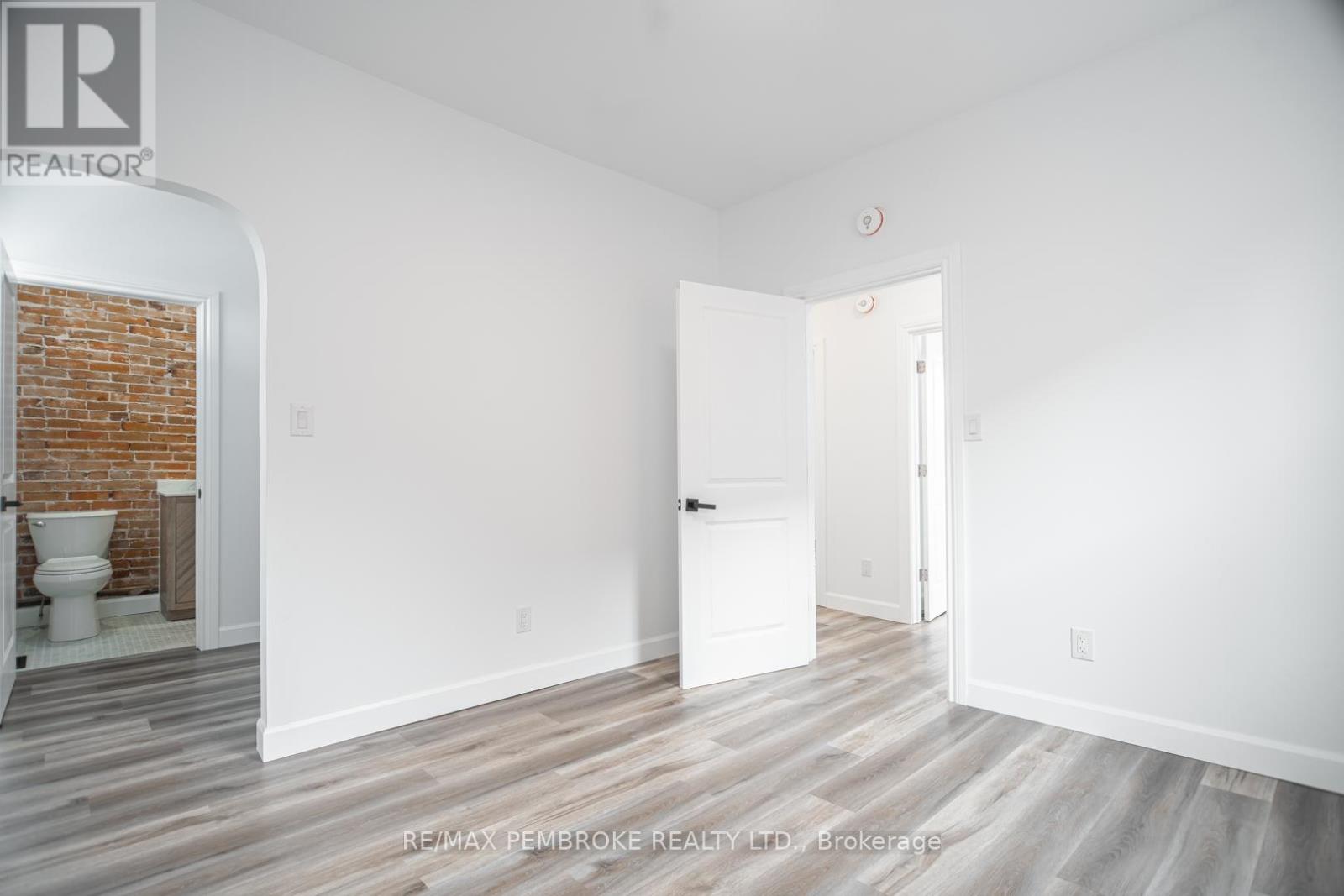 392 Isabella Street, Pembroke, Ontario  K8A 5T5 - Photo 16 - X12886786