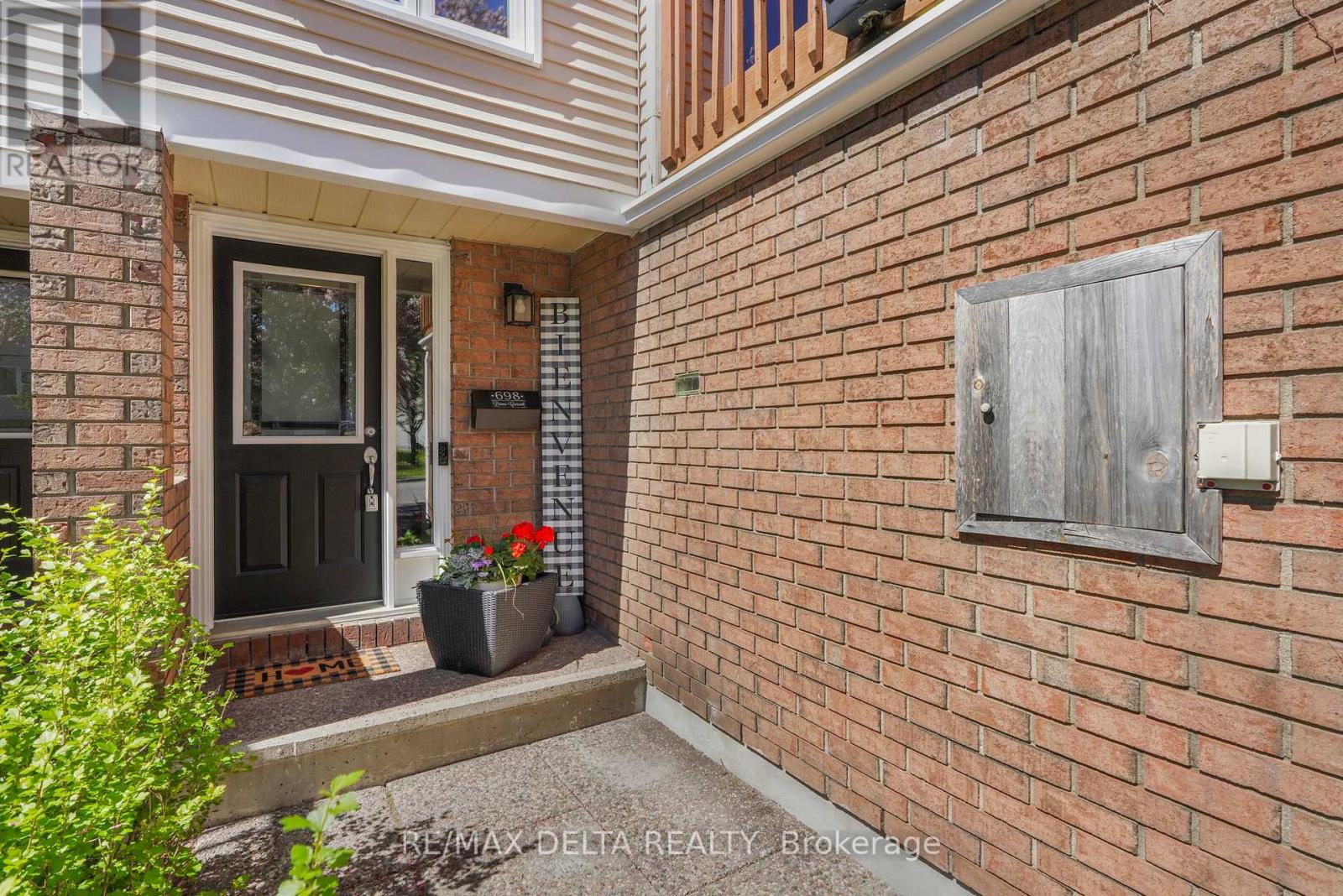 698 Brome Crescent, Ottawa, Ontario  K4A 1W2 - Photo 2 - X13161556