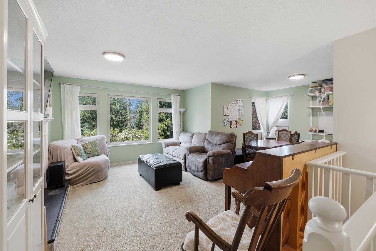 15318 87a Avenue, Surrey, British Columbia  V3S 4Z9 - Photo 3 - R3127041