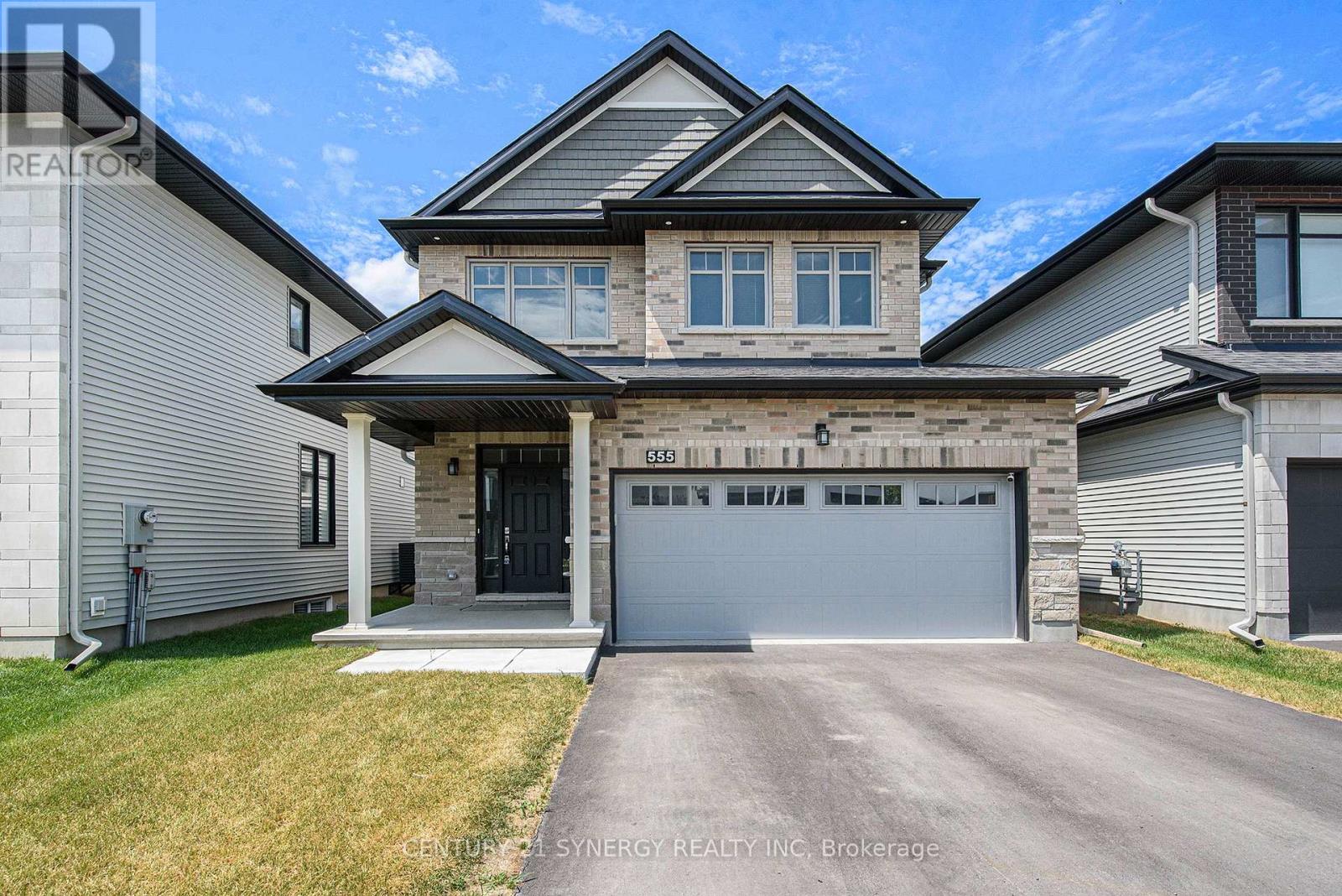 555 Bobolink Ridge, Ottawa, Ontario  K2S 2P2 - Photo 1 - X13162002