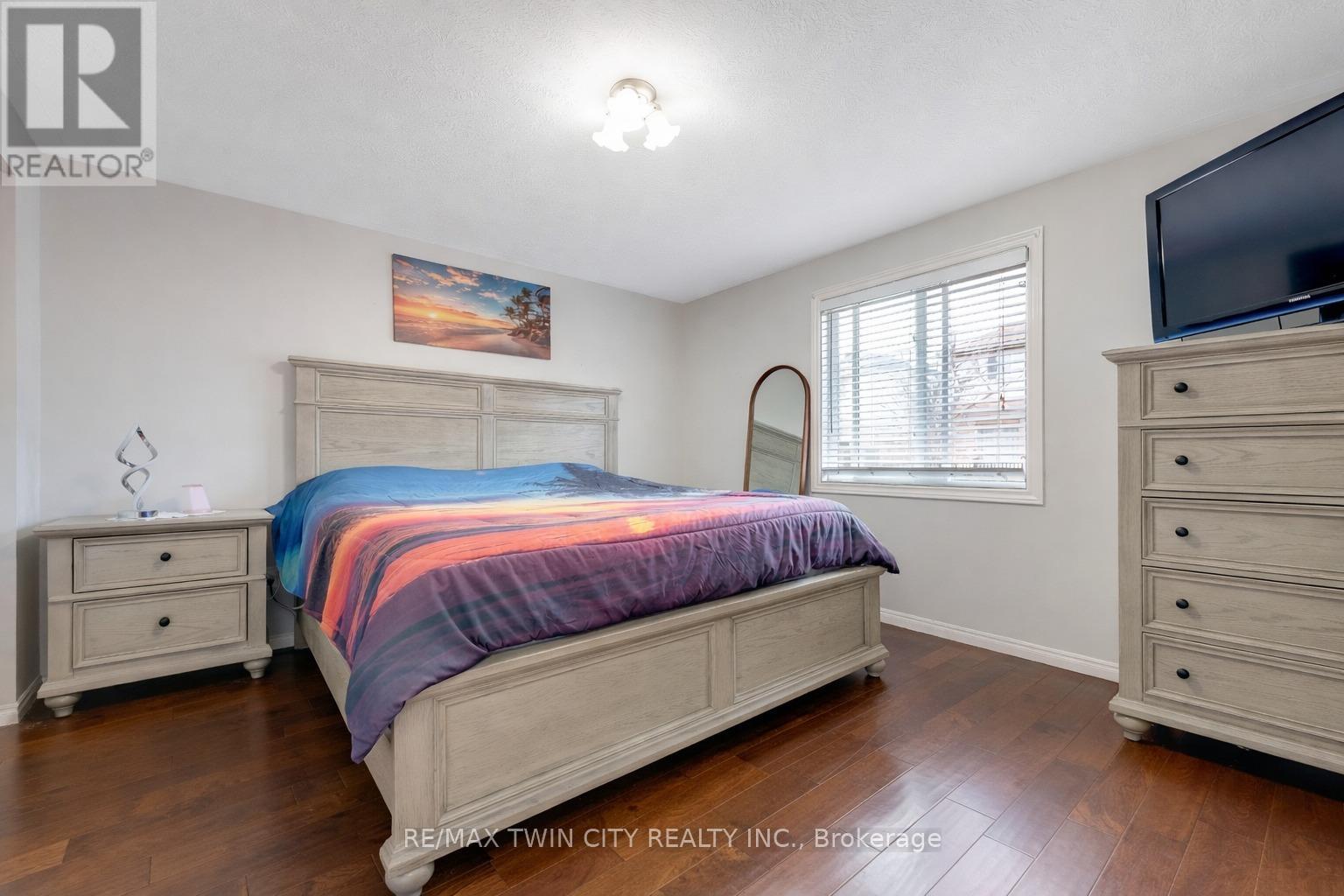 183 Bush Clover Crescent, Kitchener, Ontario  N2E 3P7 - Photo 7 - X13164220