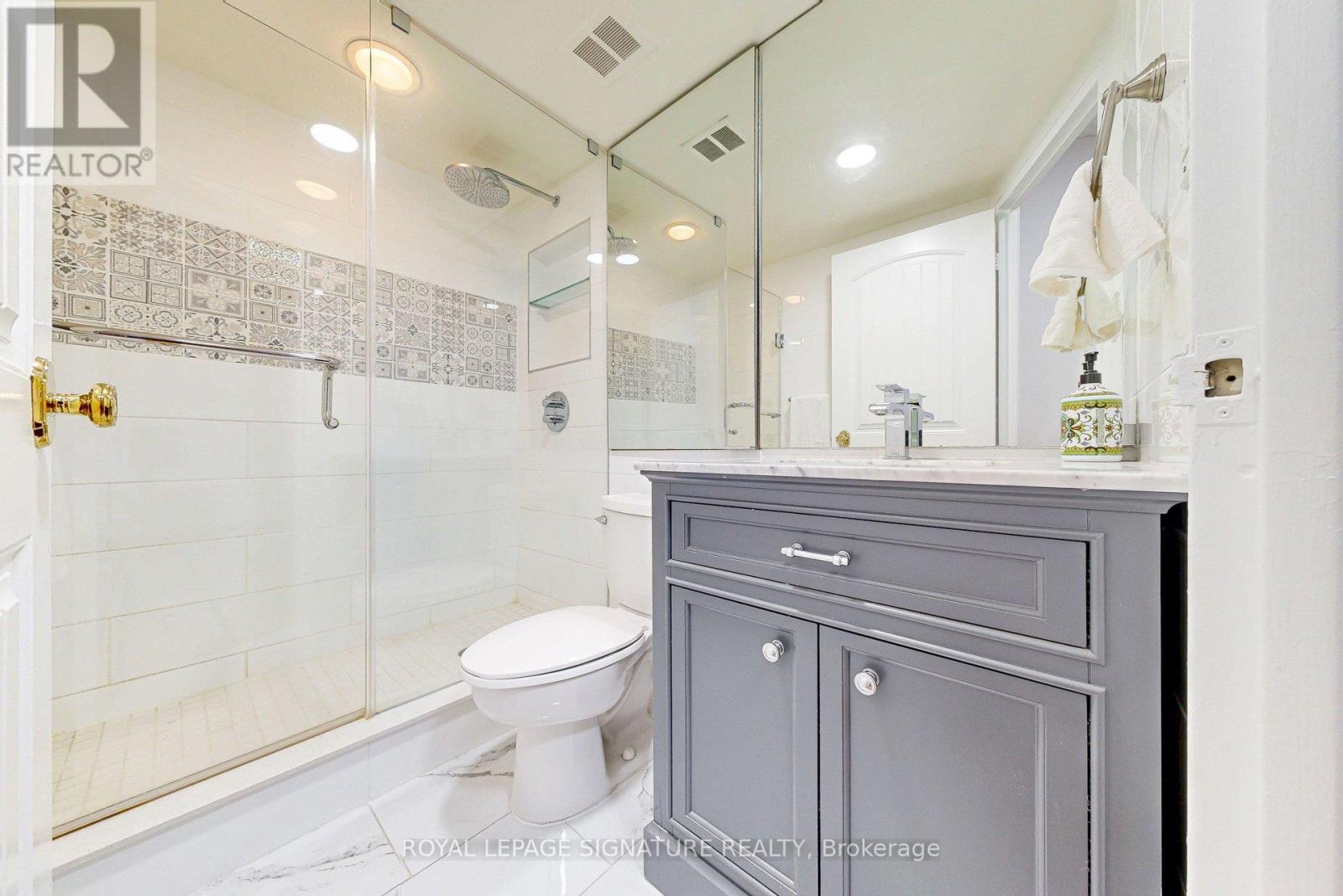 410/204 - 33 Harbour Square, Toronto, Ontario  M5J 2G2 - Photo 20 - C12747616