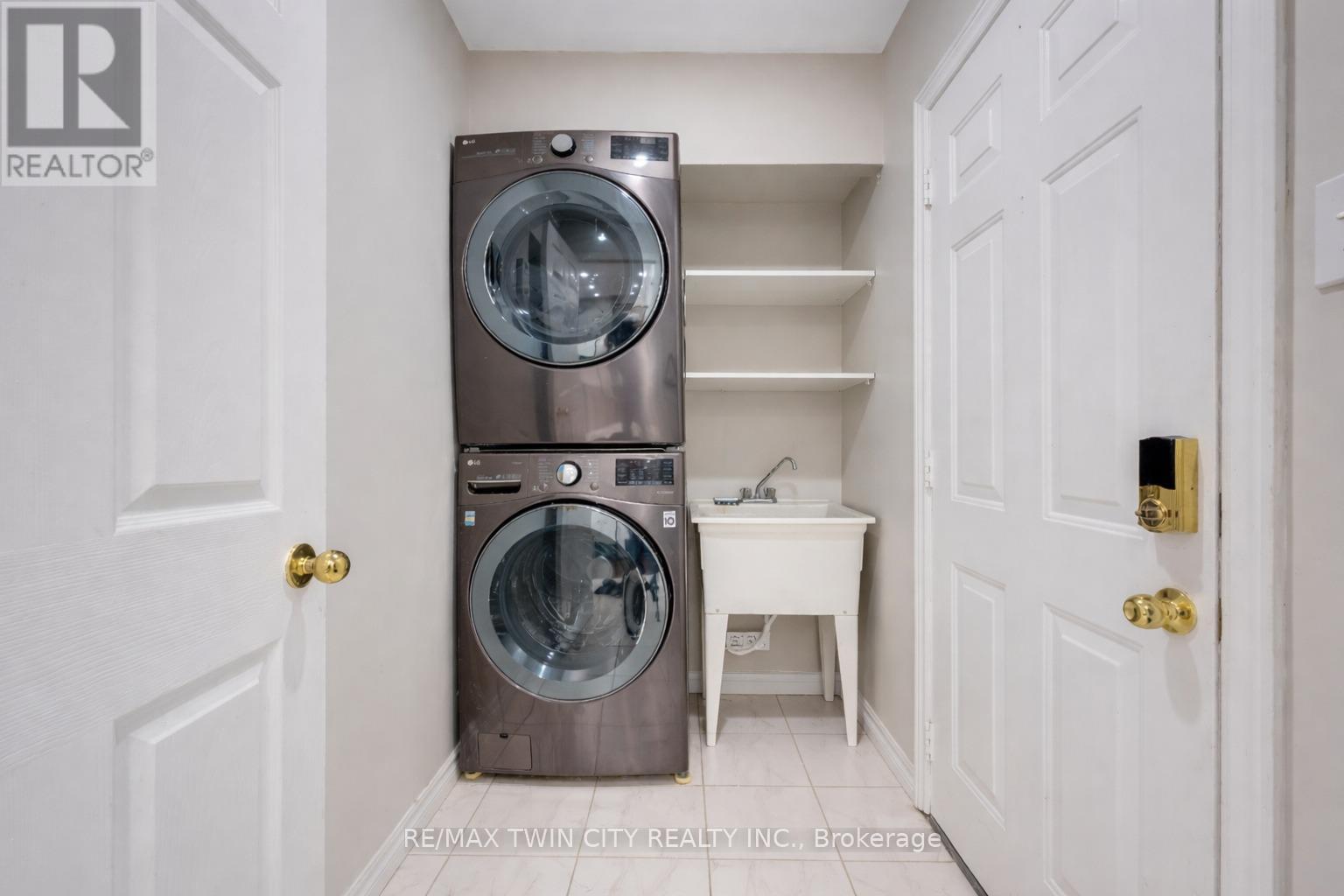 183 Bush Clover Crescent, Kitchener, Ontario  N2E 3P7 - Photo 6 - X13164220