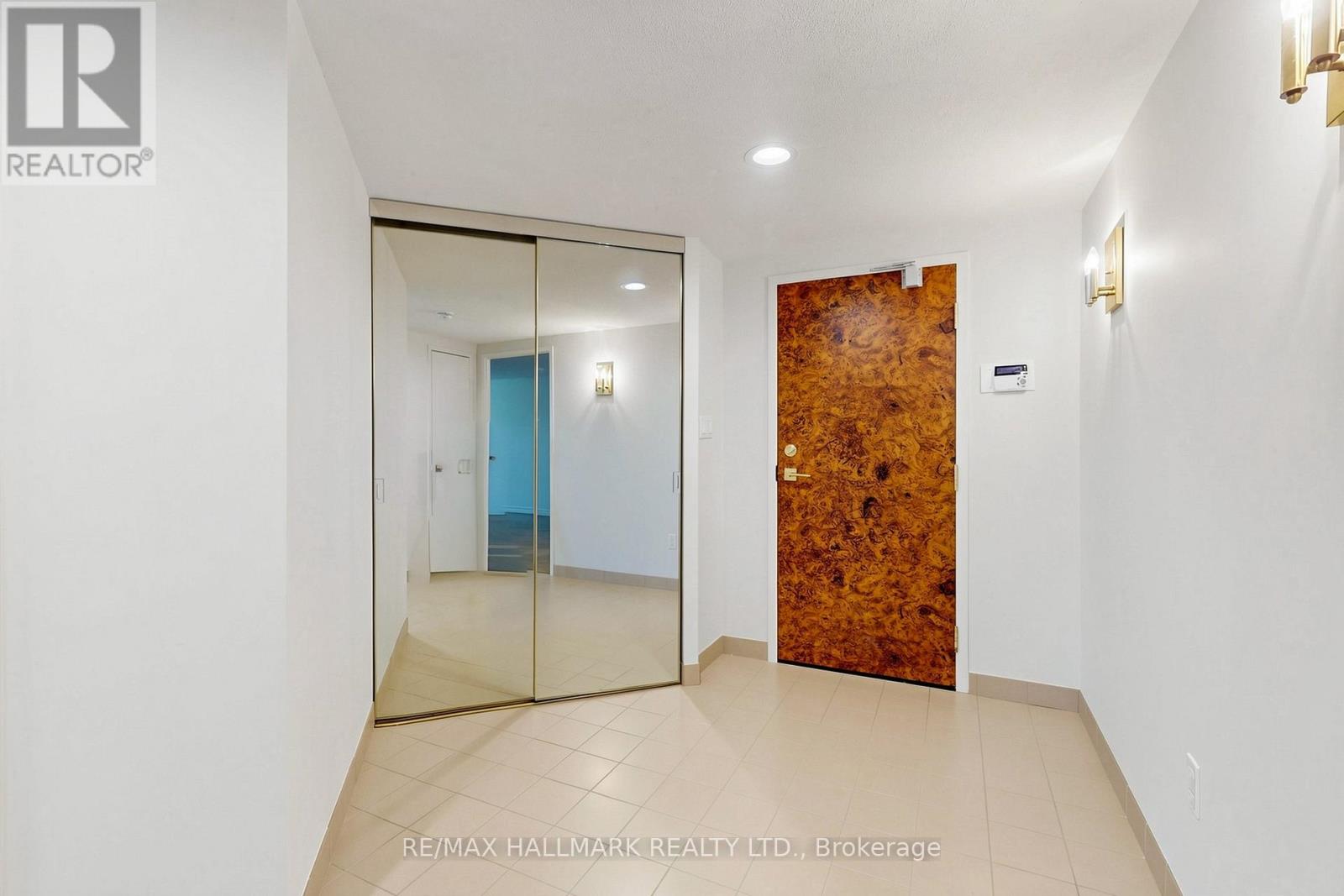 911 - 10 Kenneth Avenue, Toronto, Ontario M2N 6K6 - Photo 2 - C13148088