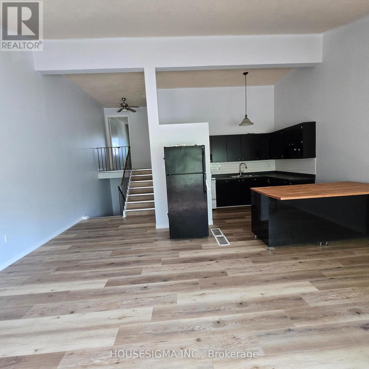 110 Overlea Drive, Kitchener, Ontario  N2M 1T1 - Photo 4 - X13164308