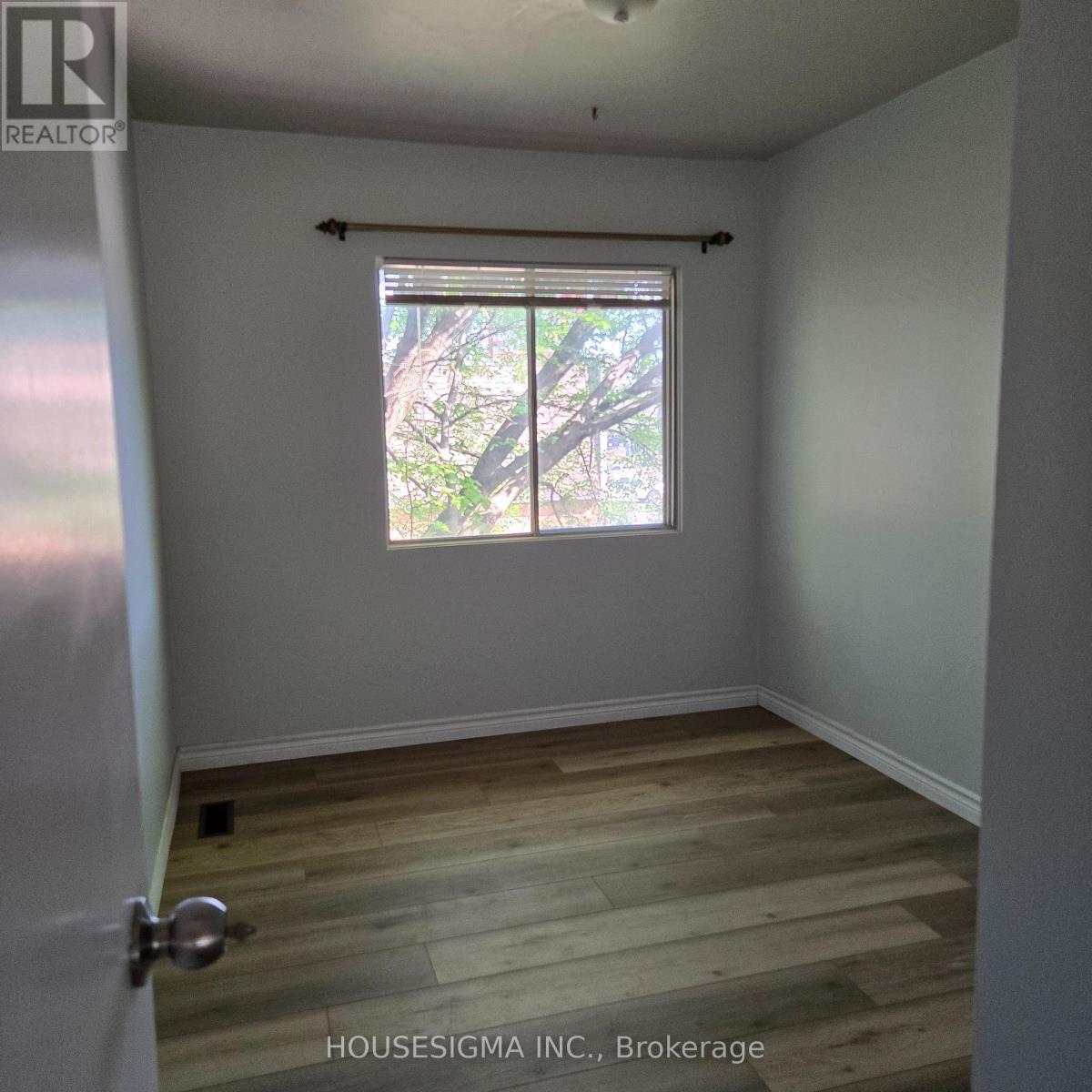 110 Overlea Drive, Kitchener, Ontario  N2M 1T1 - Photo 8 - X13164308
