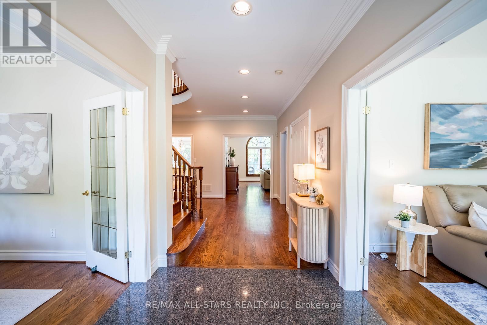 41 Deepwood Crescent, Toronto, Ontario  M3C 1N7 - Photo 3 - C13161688