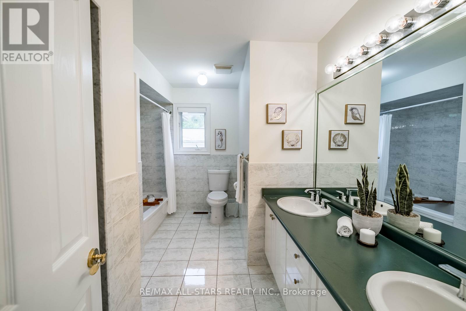 41 Deepwood Crescent, Toronto, Ontario  M3C 1N7 - Photo 34 - C13161688