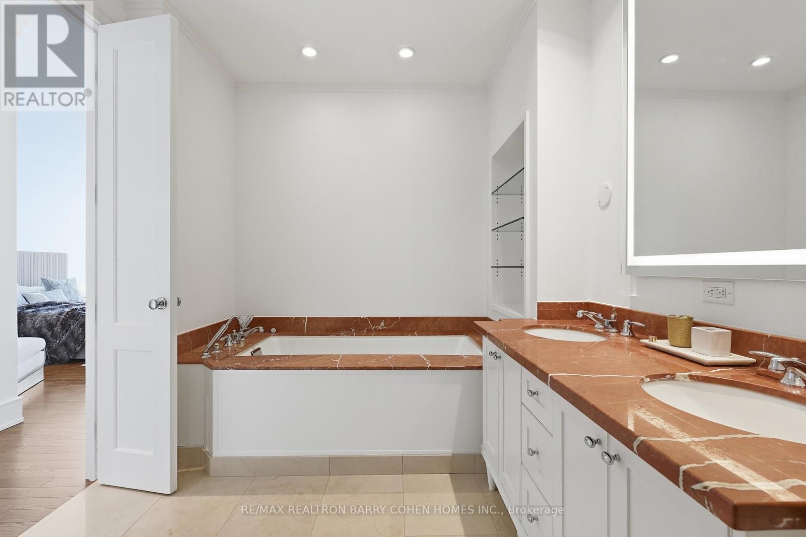 4502 - 183 Wellington Street W, Toronto, Ontario  M5V 0A1 - Photo 18 - C13161722