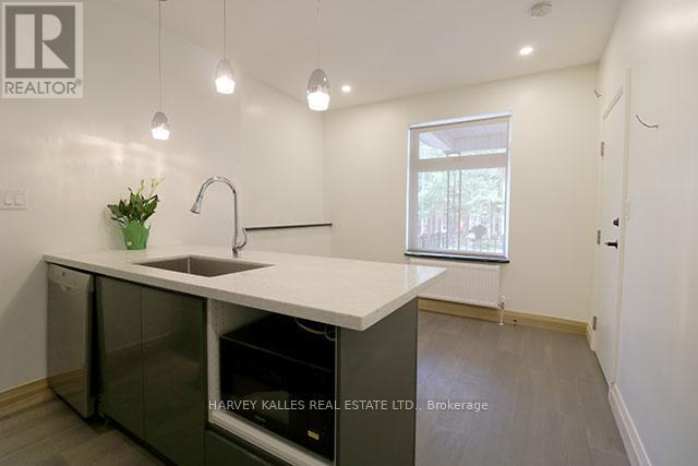 Main - 488 Lansdowne Avenue, Toronto, Ontario  M6H 3Y3 - Photo 4 - C13161756