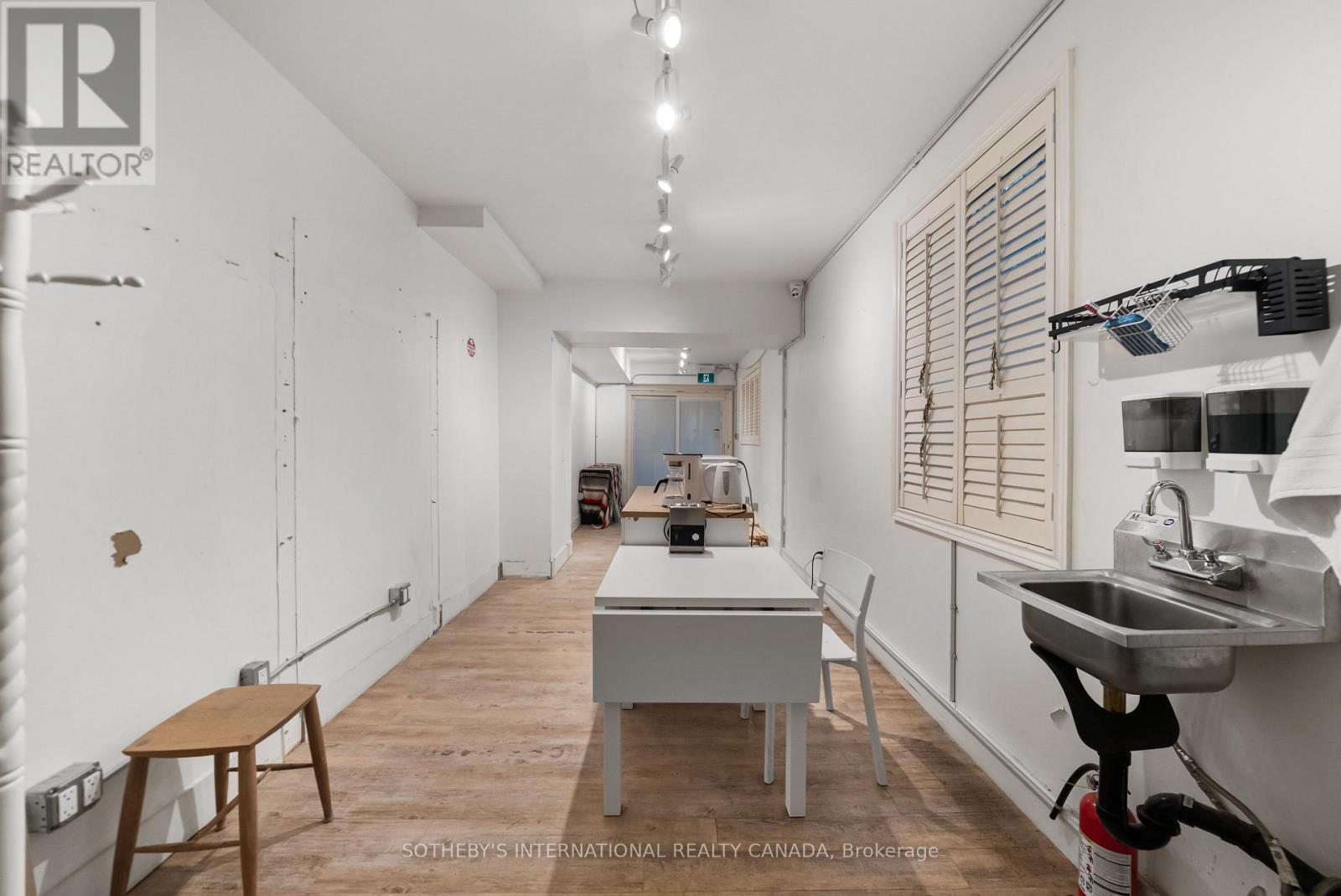 919 Queen Street W, Toronto, Ontario  M6J 1G5 - Photo 6 - C13161918