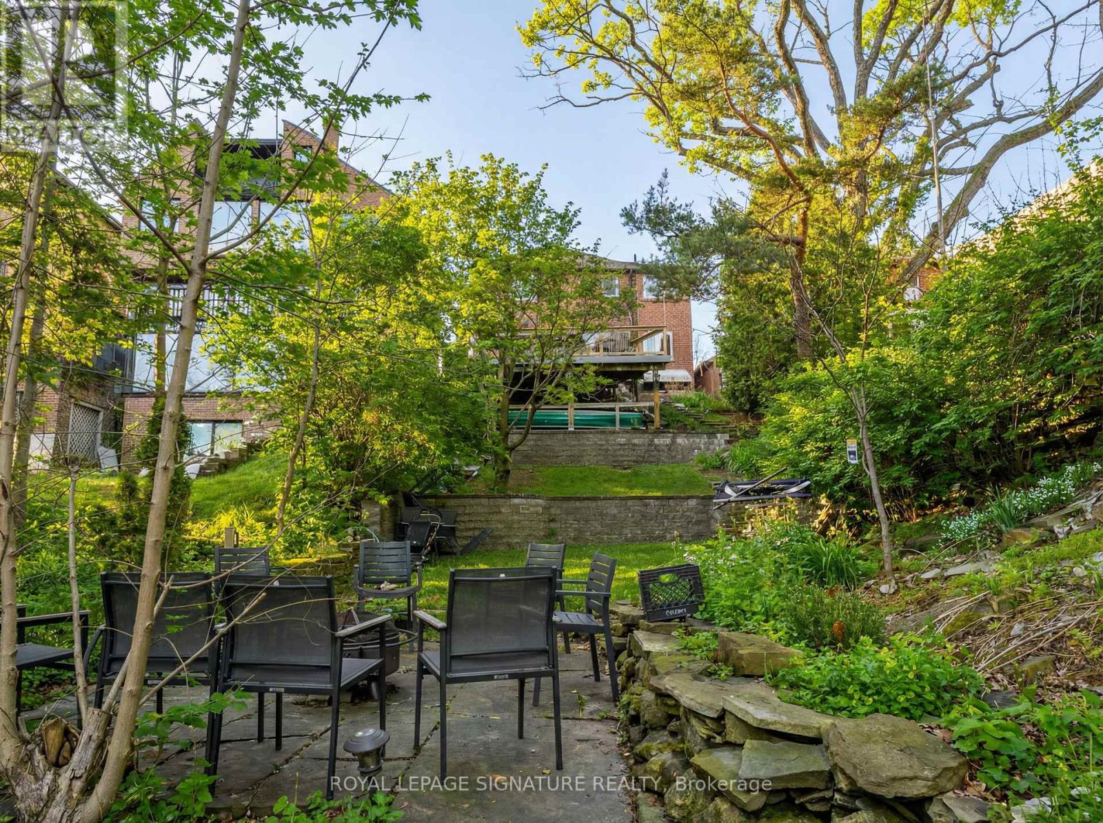 47 Don Valley Drive, Toronto, Ontario  M4K 2J1 - Photo 4 - E13078318