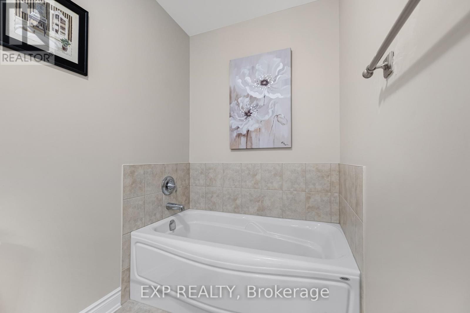 21 Upper Highland, New Tecumseth, Ontario  L9R 0K5 - Photo 12 - N13088442
