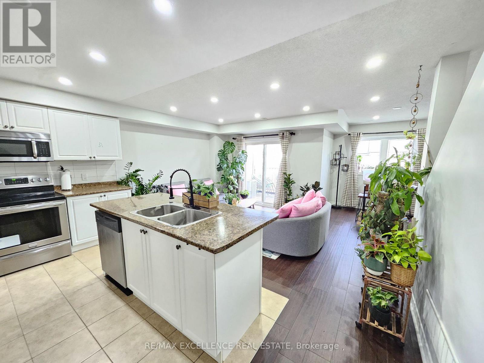 29 Great Gabe Crescent, Oshawa, Ontario  L1L 0G6 - Photo 7 - E13160344