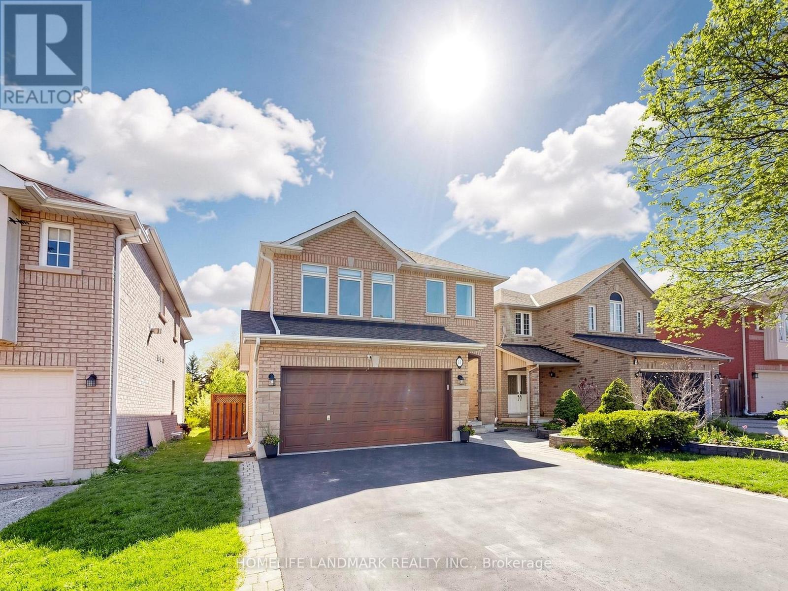11 Headwater Crescent, Richmond Hill, Ontario  L4E 4G1 - Photo 2 - N13155398