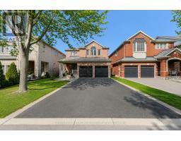 996 OAKTREE CRESCENT, Newmarket, Ontario