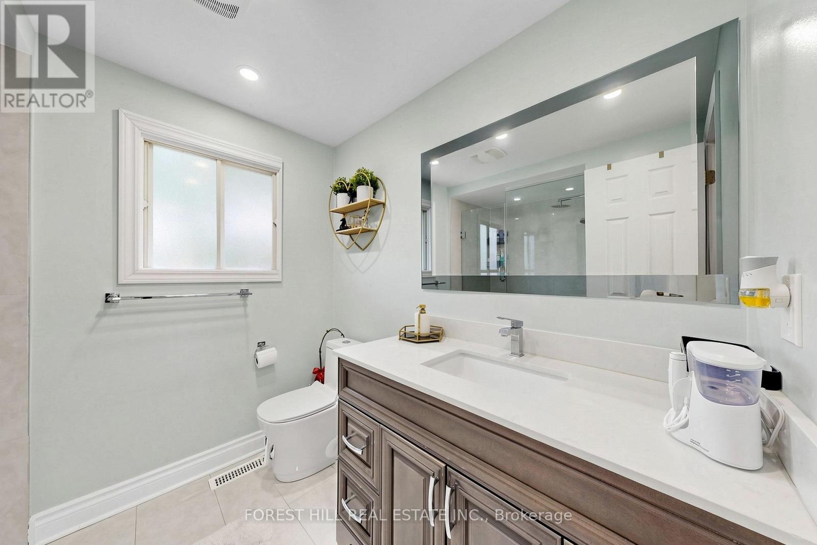 44 Lund Street N, Richmond Hill, Ontario  L4C 5V7 - Photo 34 - N13161842