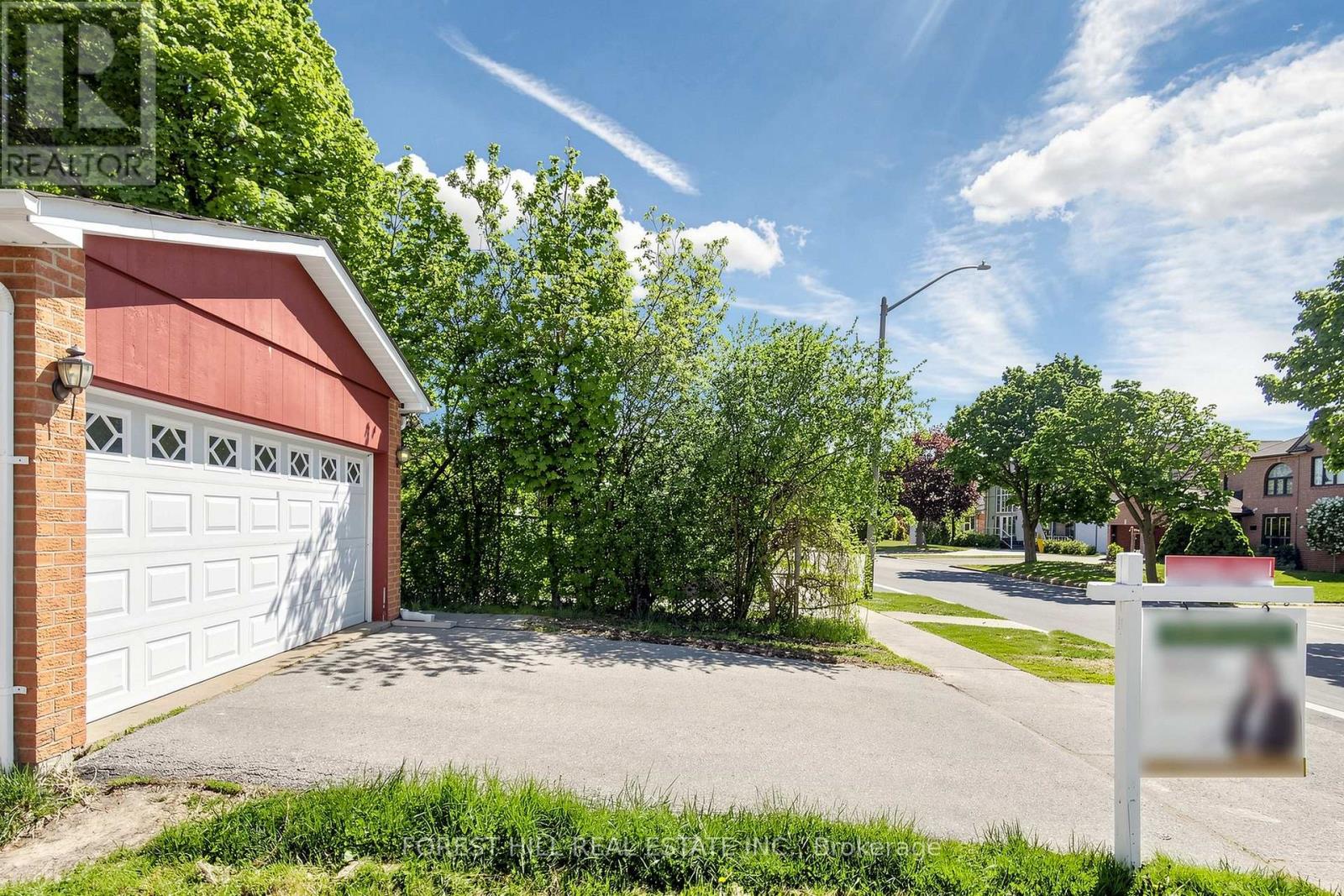 44 Lund Street N, Richmond Hill, Ontario  L4C 5V7 - Photo 7 - N13161842