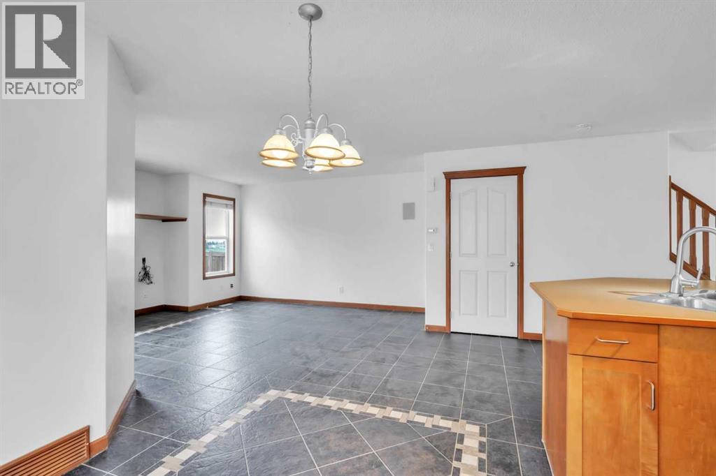 141 Cramond Close SE, Calgary, Alberta  T3M 1C2 - Photo 11 - A2312591