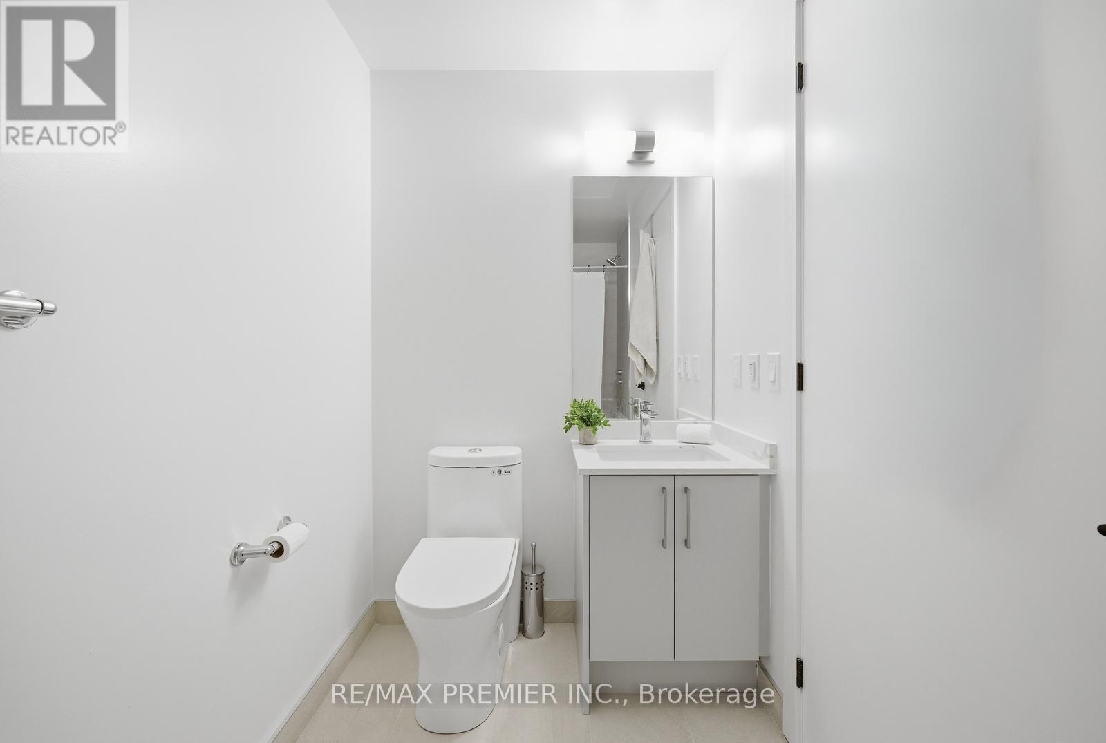 435 - 2075 King Road, King, Ontario  L7B 0R6 - Photo 14 - N13161422