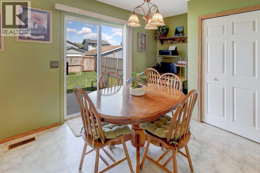 47 Martinvalley Way NE, Calgary, Alberta  T3J 4A1 - Photo 11 - A2313716